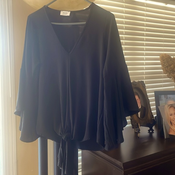 Bluivy black bat wing front tie blouse. - Picture 1 of 3